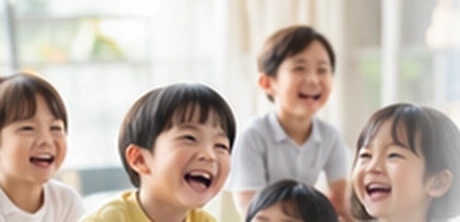 공동체 분위기의 디자인 예시 · 실제 교인 사진 아님